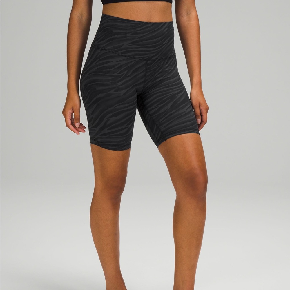 LULULEMON ALIGN HIGH-RISE SHORT 8"
